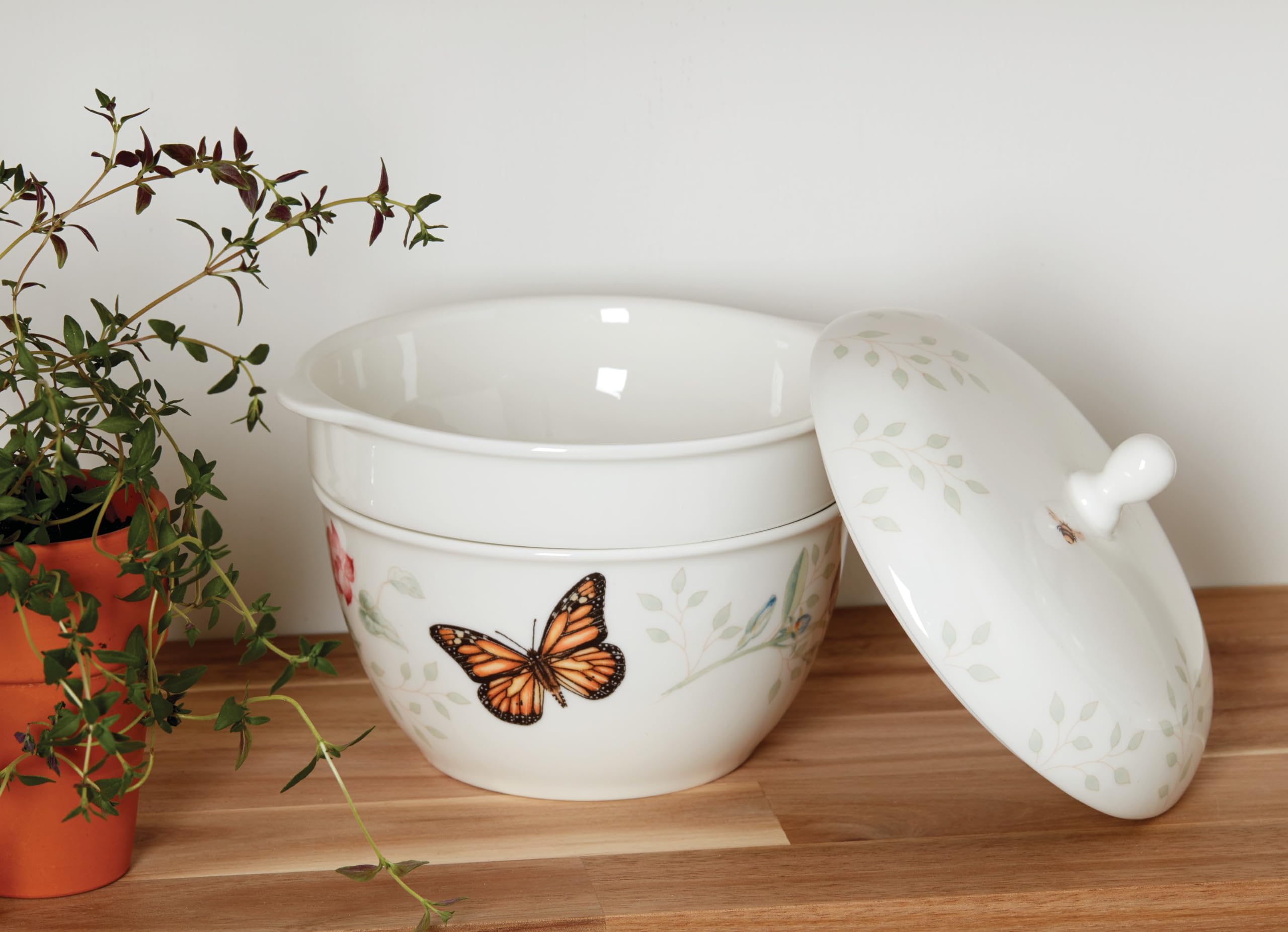Lenox Butterfly Meadow: conjunto versátil para servir, almacenar y degustar en casa.