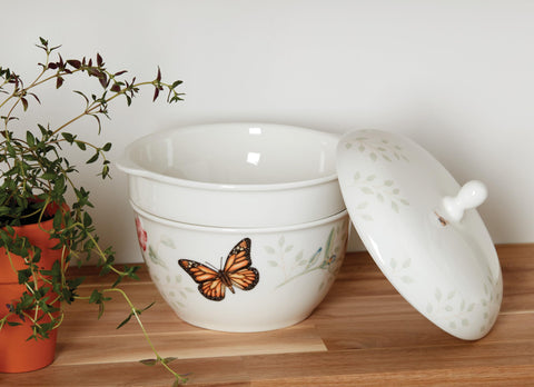 Lenox Butterfly Meadow: conjunto versátil para servir, almacenar y degustar en casa.