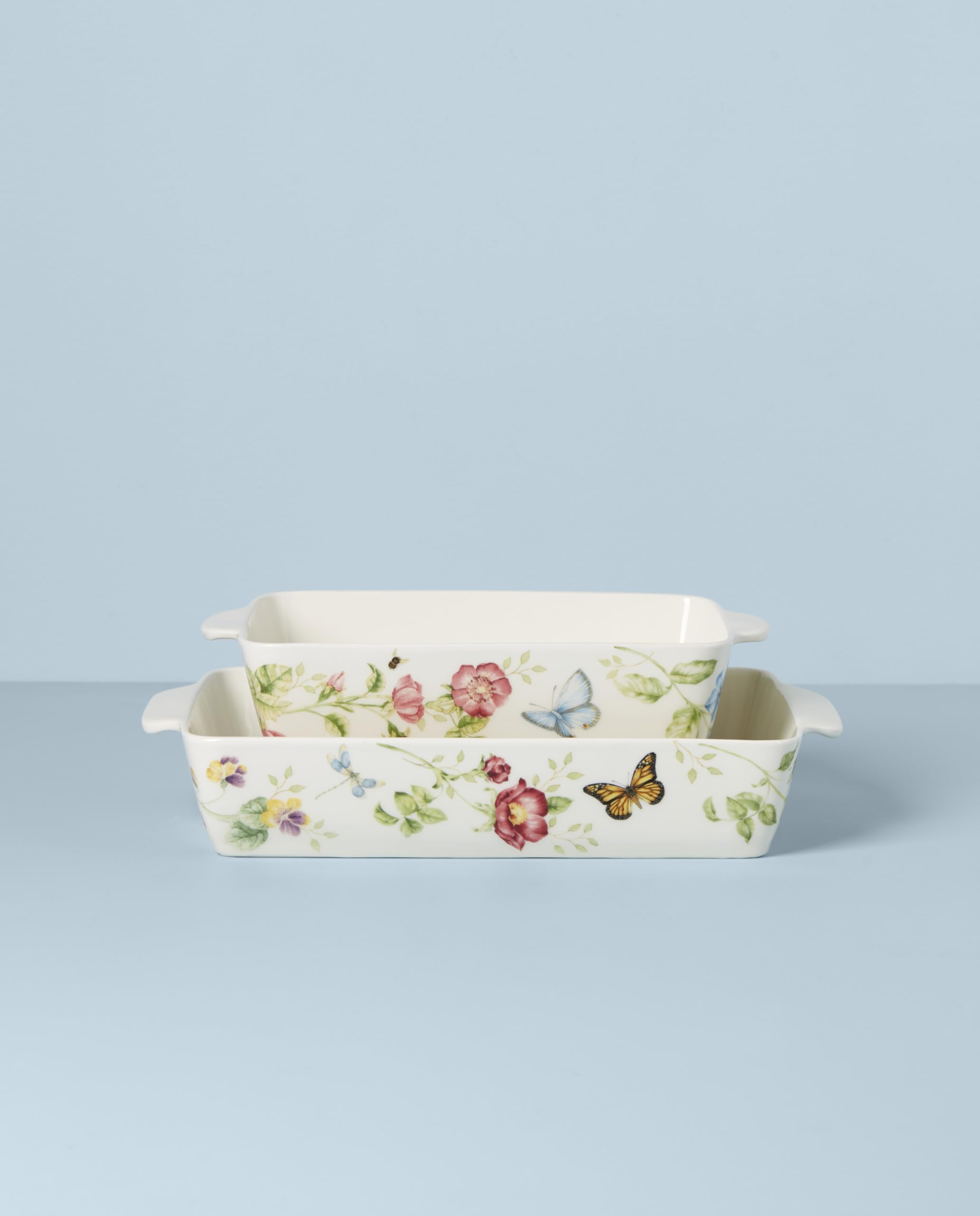 Lenox Mariposa Pradera conjunto mostrado, perfecto para presentación en mesa.