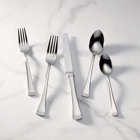 Cuchillos de cena Lenox Portola, filo confiable para cortes precisos.