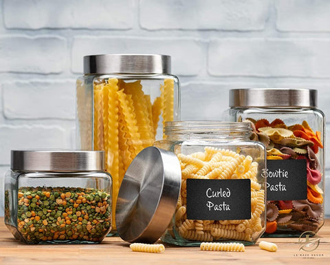 Uso versátil en cocina o baño para organizar accesorios pequeños.