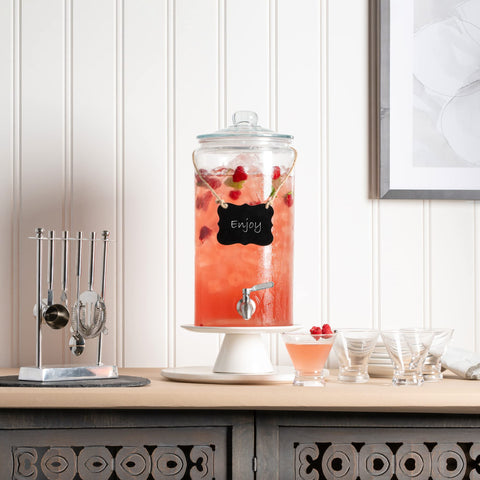 Marcador Le'raze y pizarra para etiquetar bebidas con facilidad.
