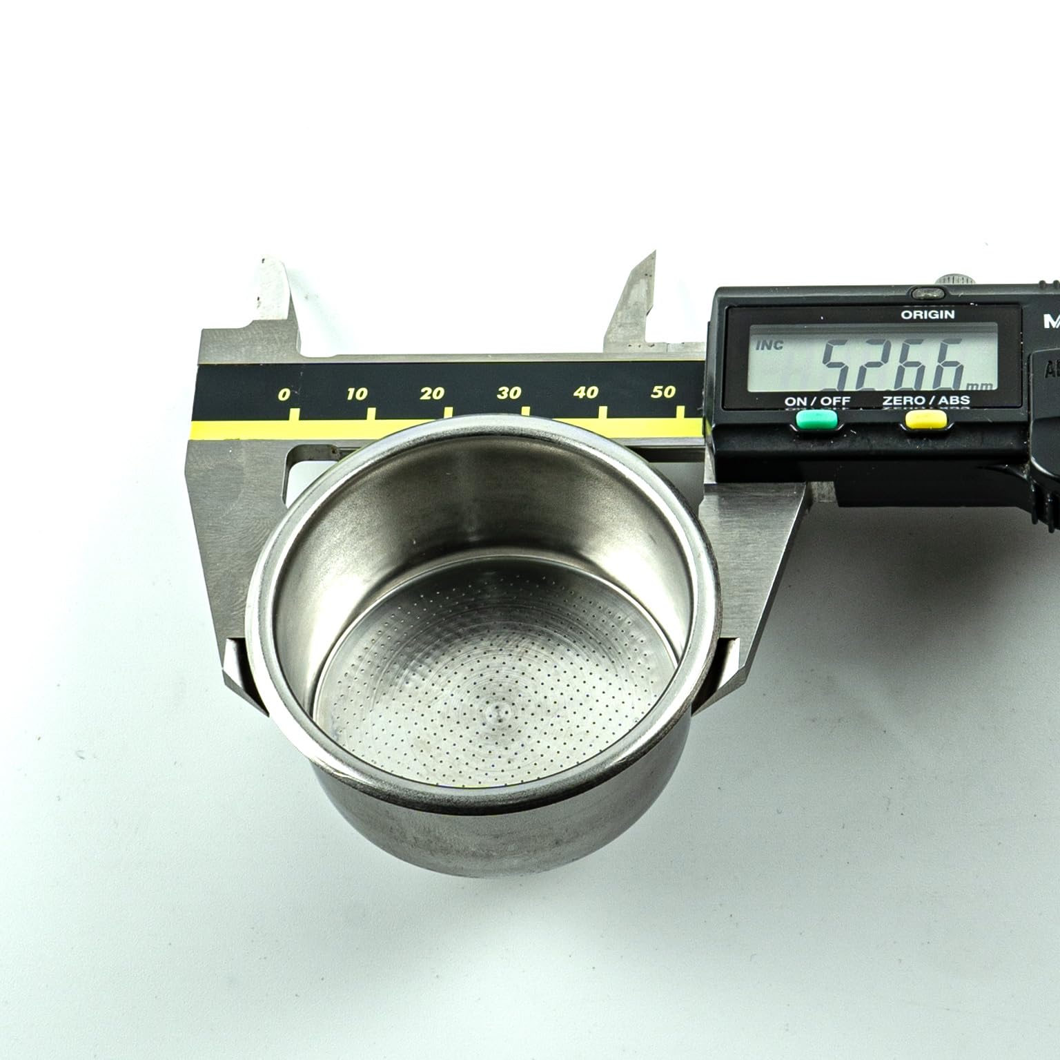 LEVERPRESSO cesto 51mm sin relieve facilita inserción y compatibilidad