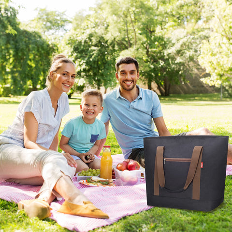 Plegado compacto y asas resistentes para viajar ligero.