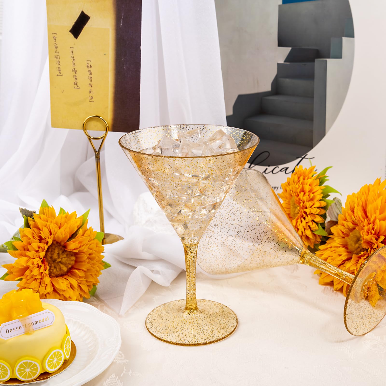 Vasos martini plásticos Liacere ligeros y duraderos para interior o exterior