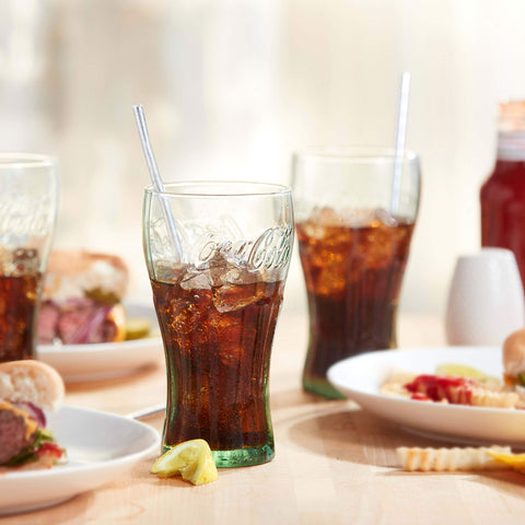 Libbey Coca-Cola tumbler con boca ancha para capturar la espuma.