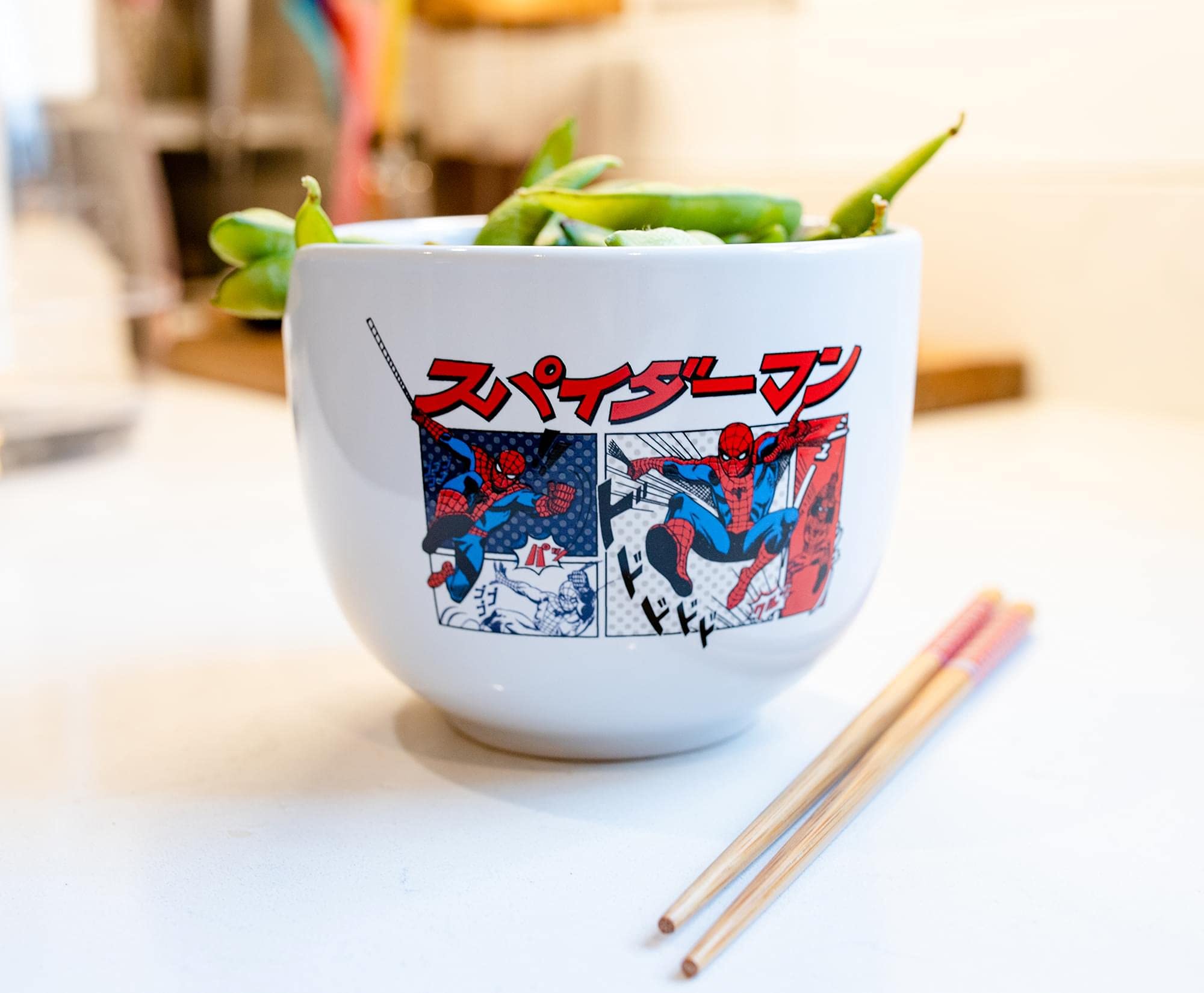 Cuenco Spider-Man libre de BPA, seguro para consumo diario.
