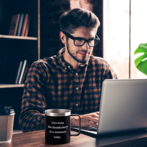 Diseño ergonómico Lifecapido, mango cómodo para beber con una mano.