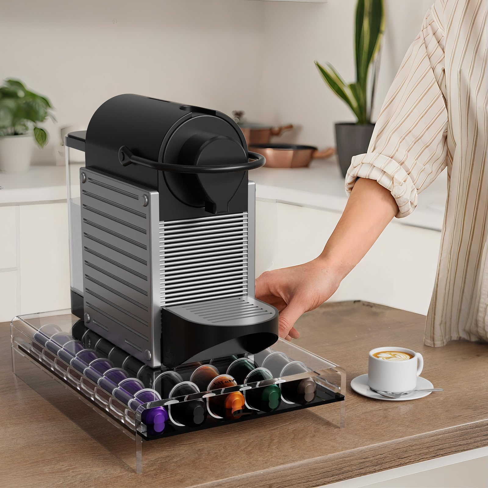 LifeMoreasy organizador acrílico para cápsulas Nespresso, diseño elegante en la encimera.
