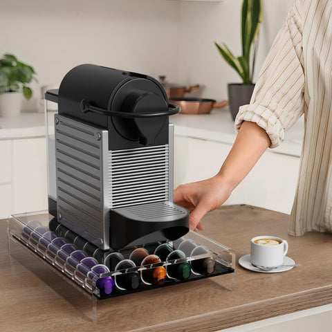 LifeMoreasy organizador acrílico para cápsulas Nespresso, diseño elegante en la encimera.