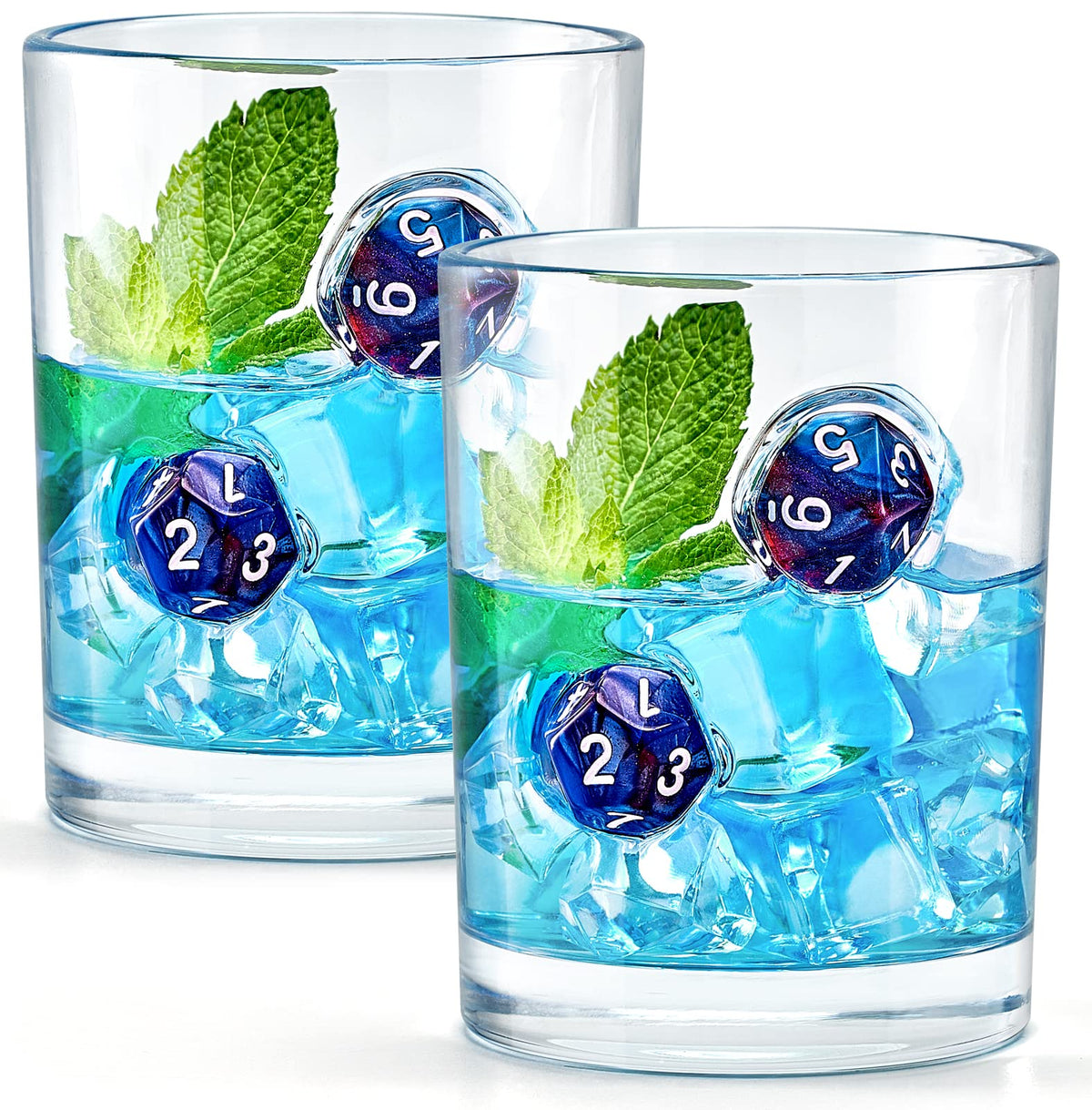 Vasos LIIGEMI con dados poliédricos incrustados en azul, experiencia de degustación lujosa.