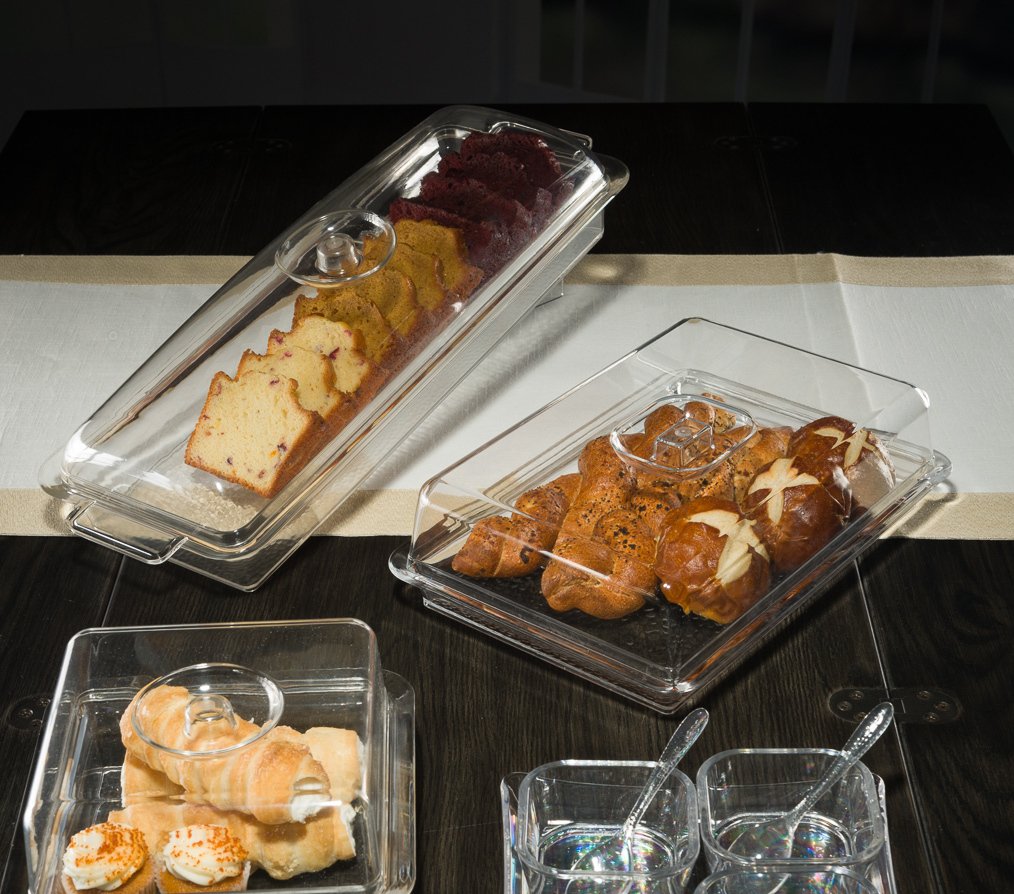Bandeja para bocadillos de Lillian Tablesettings con tapa, práctica para buffets.