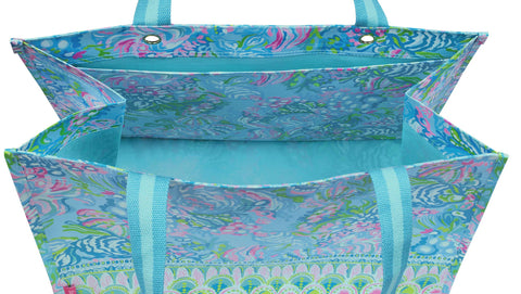 Lilly Pulitzer Aqua La Vista, asas largas para llevar a la mano o al hombro, cómodo.