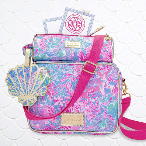 Diseño Viva La Lilly con placa metálica elegante de Lilly Pulitzer.