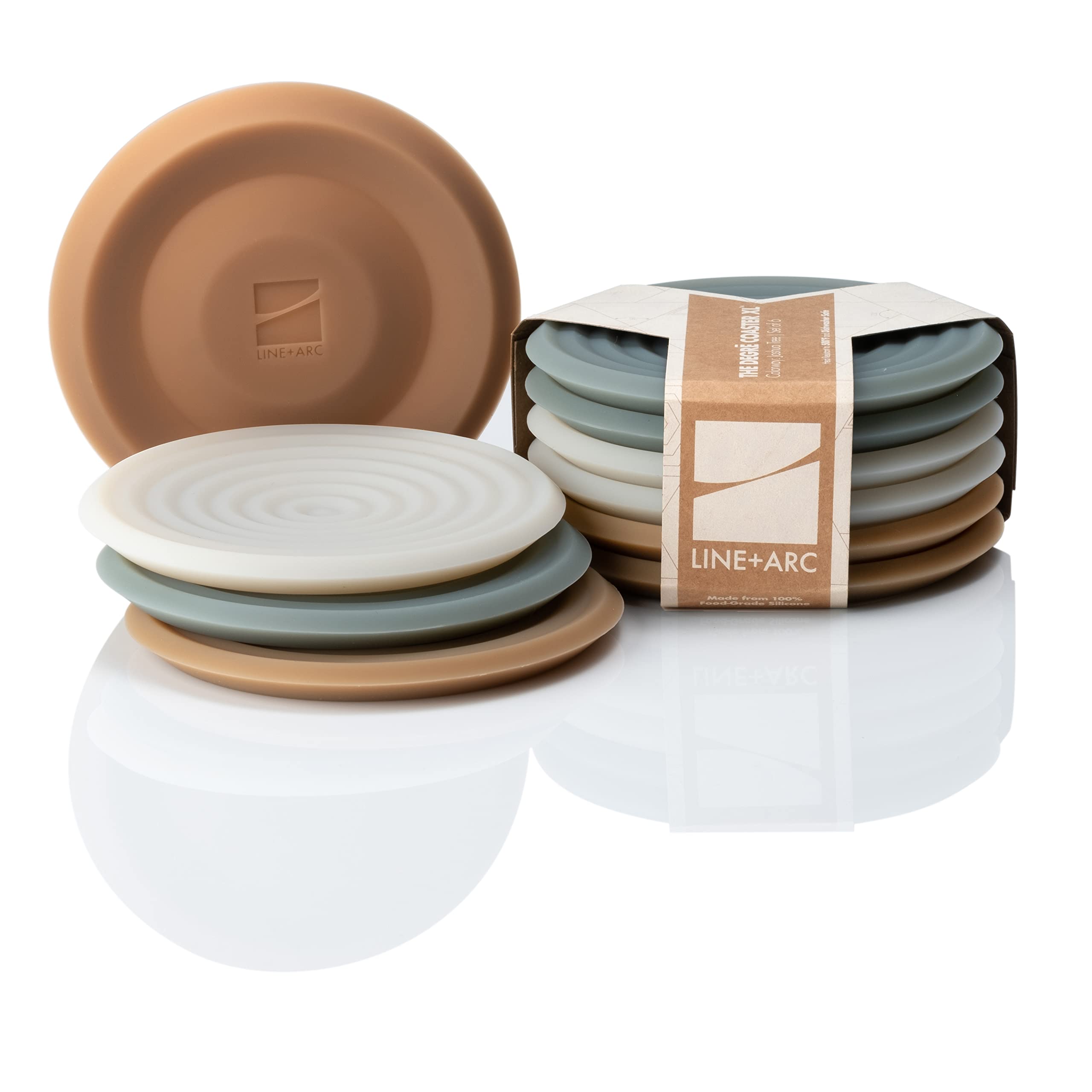 LINE+ARC Degrē Coasters XL sobre mesa protegen superficies con estilo.