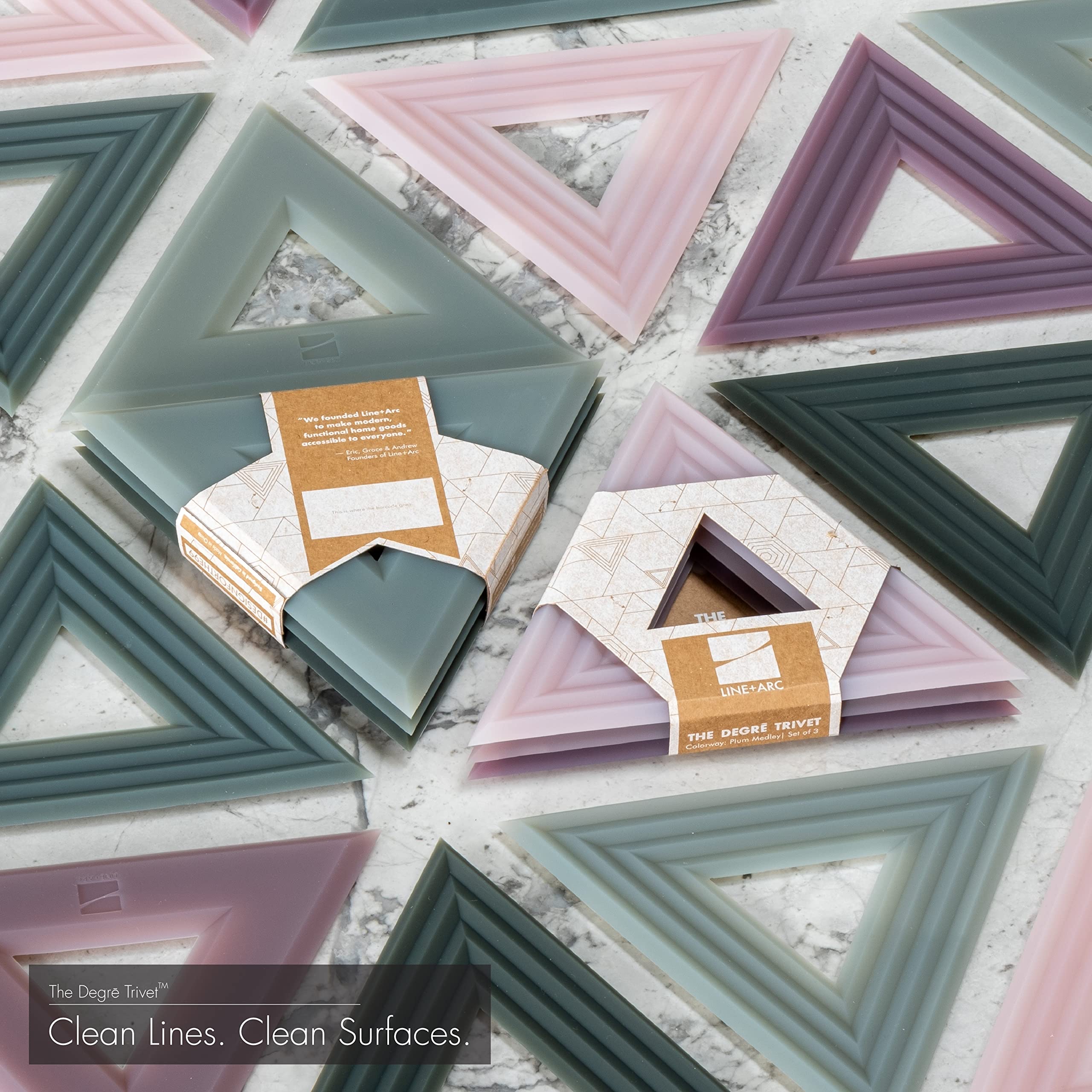 LINE+ARC Degrē trivets: diseño atemporal beige, estilo mitad de siglo.