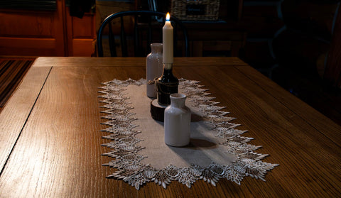 Linens, Art and Things: diseño neutro que combina con aparadores y muebles.