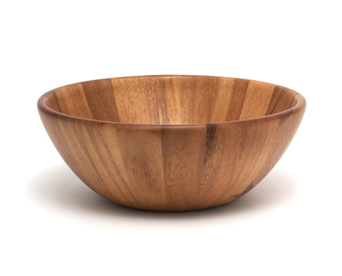Lipper International tazón redondo de acacia con borde decorativo, ideal como centro de mesa para frutas.