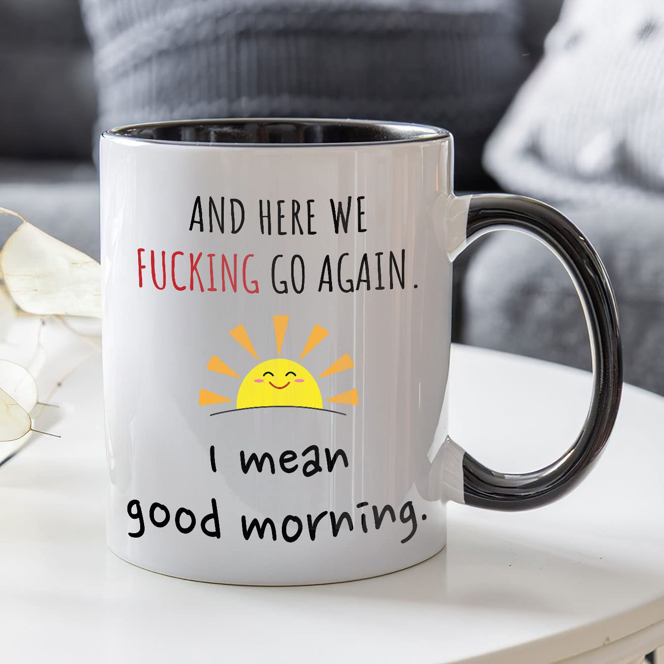 Livinges taza para amigas con frase divertida, ideal para desayunos compartidos.