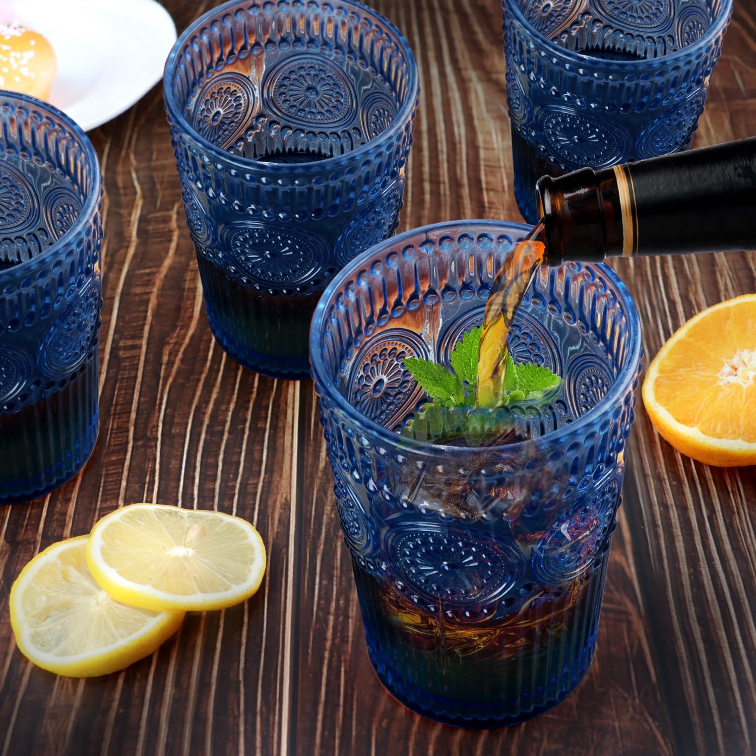 Patrón girasol en vasos vintage Loivttvv para mesa elegante.