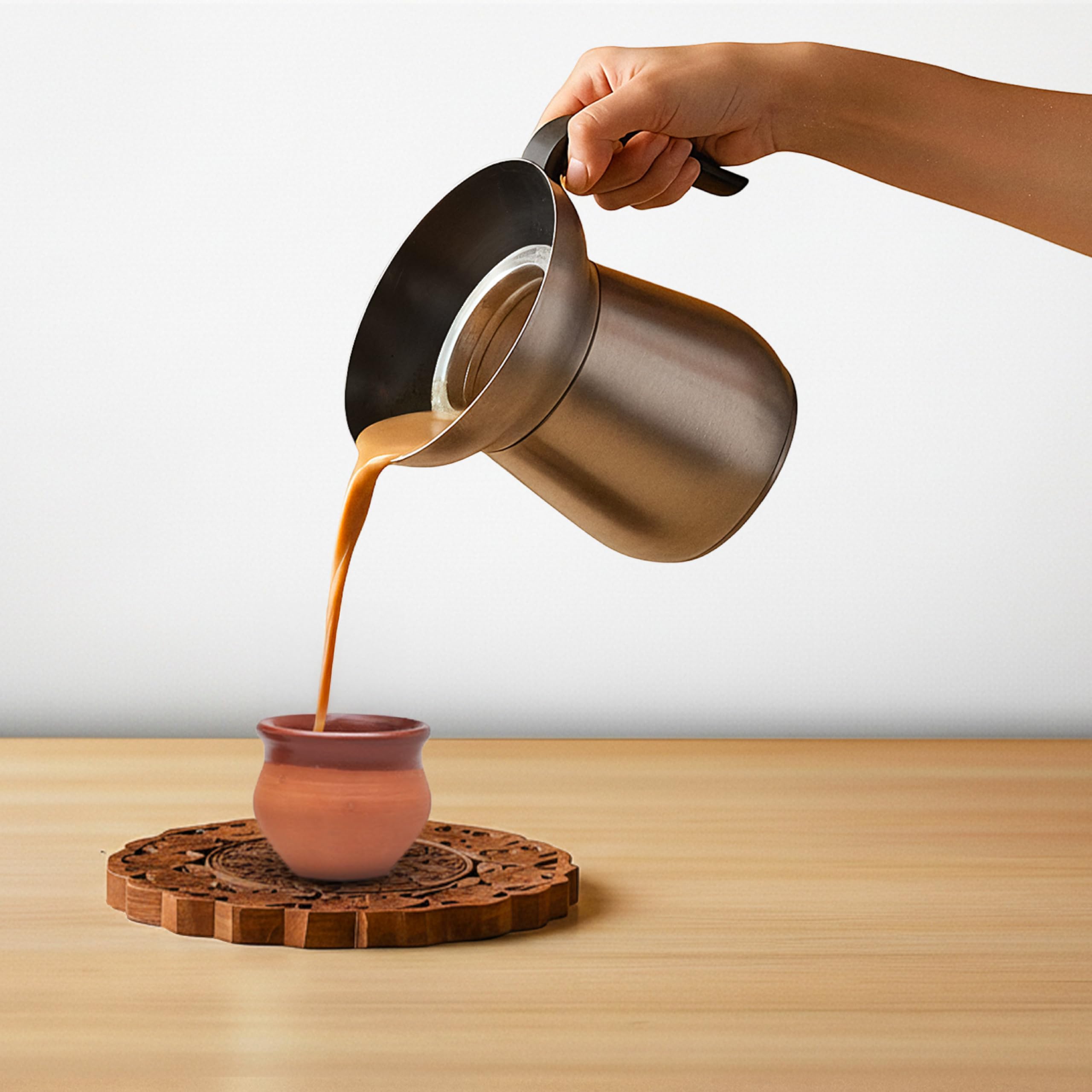 Loka Chai Maker muestra su fuente de chai para resultados consistentes sin desbordes.