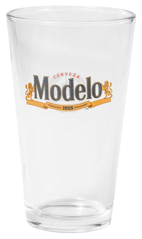 Vaso con logo destacado para disfrutar de la experiencia licenciada