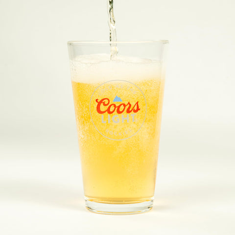 Detalle del logo auténtico en vaso LORD'S ROCKS para Coors Light.
