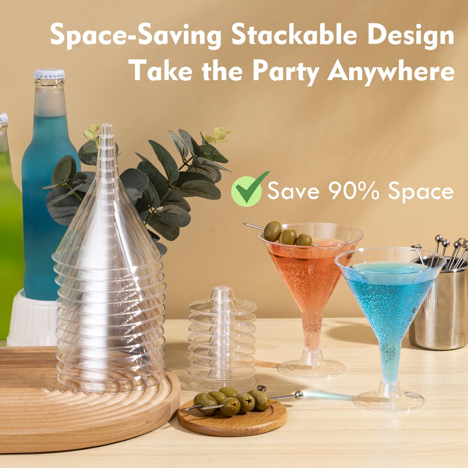 Copas de martini apilables para catering compacto.