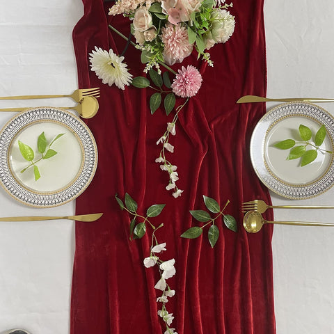 Decoración de mesa con mantel rojo de Luchuan para eventos especiales.