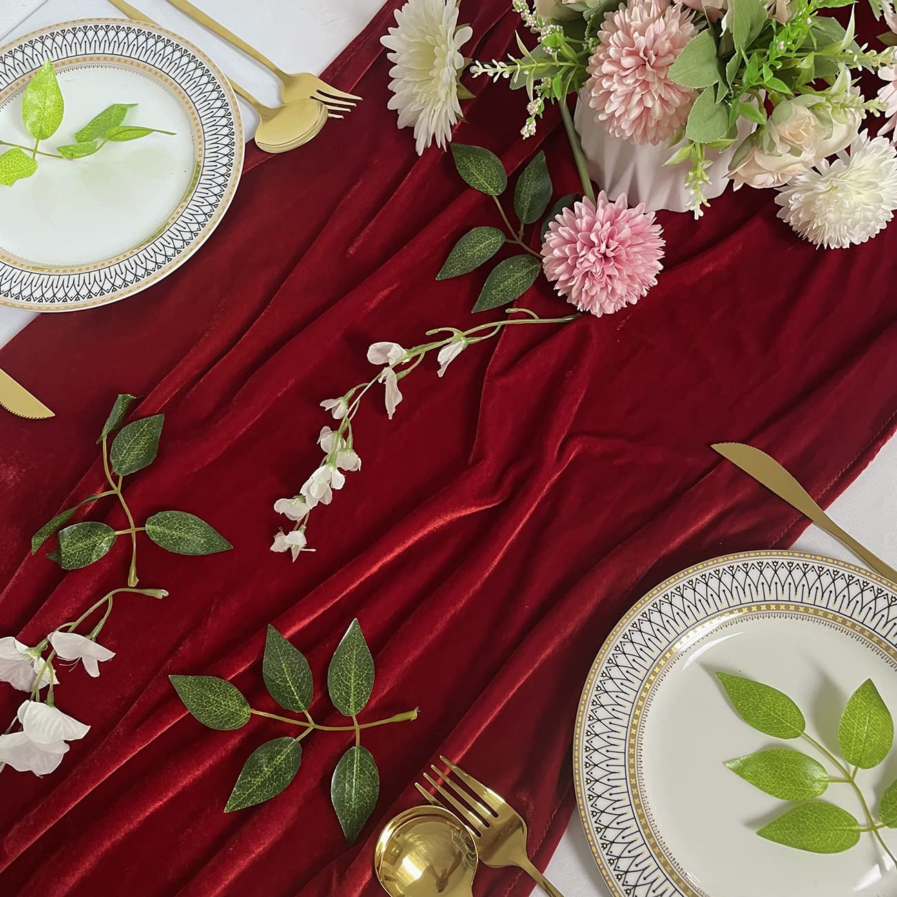 Textura suave de terciopelo rojo de Luchuan para ambientes sofisticados.