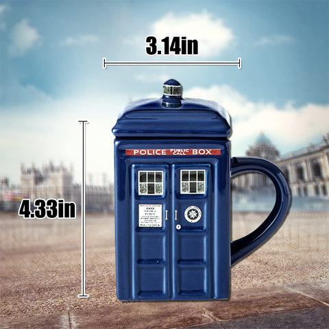 Tardis lucylanker taza azul con tapa, ideal para mantener el calor.
