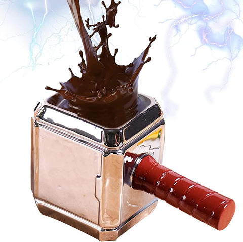 Taza Lucylanker Thor Martillo cerámica 20oz, ideal para café diario.