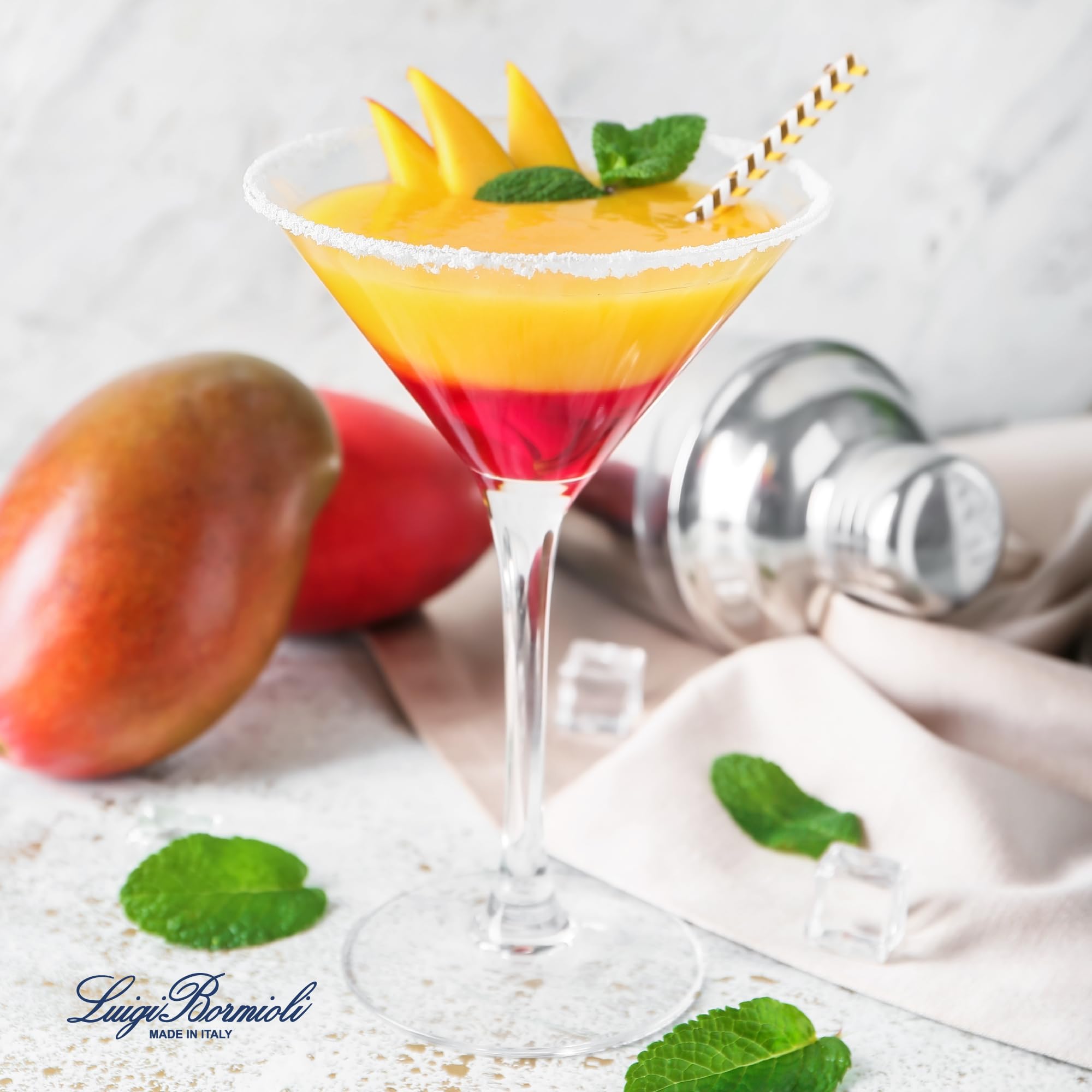 Copa martini Crescendo, cristal de alta claridad para realzar presentación