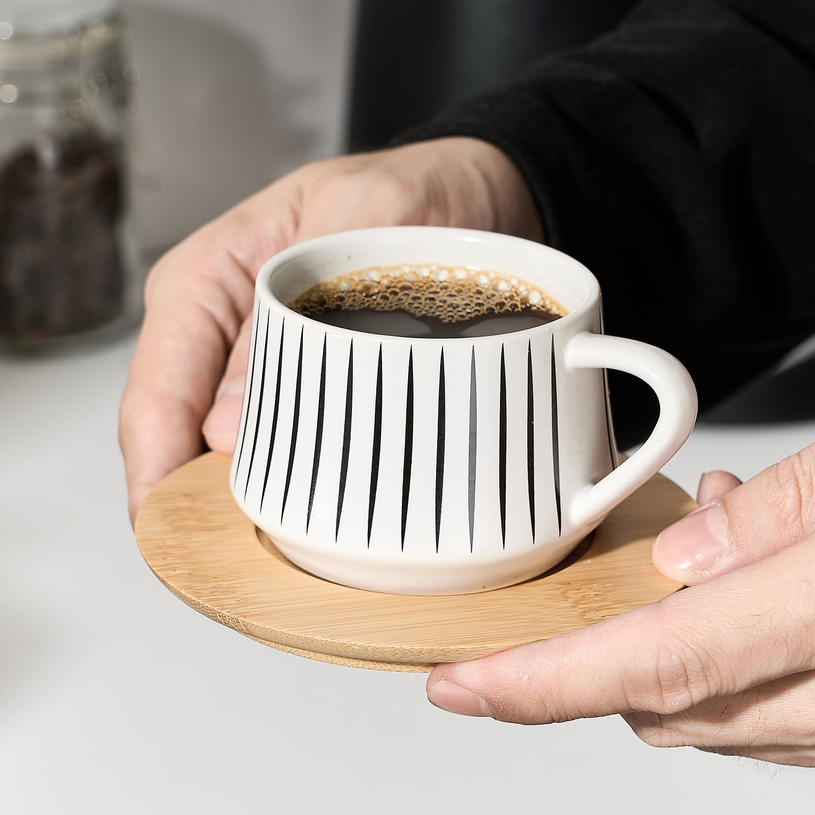 Platillos demitasse Luka blancos, ideal para organización y presentación.