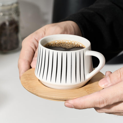Platillos demitasse Luka blancos, ideal para organización y presentación.
