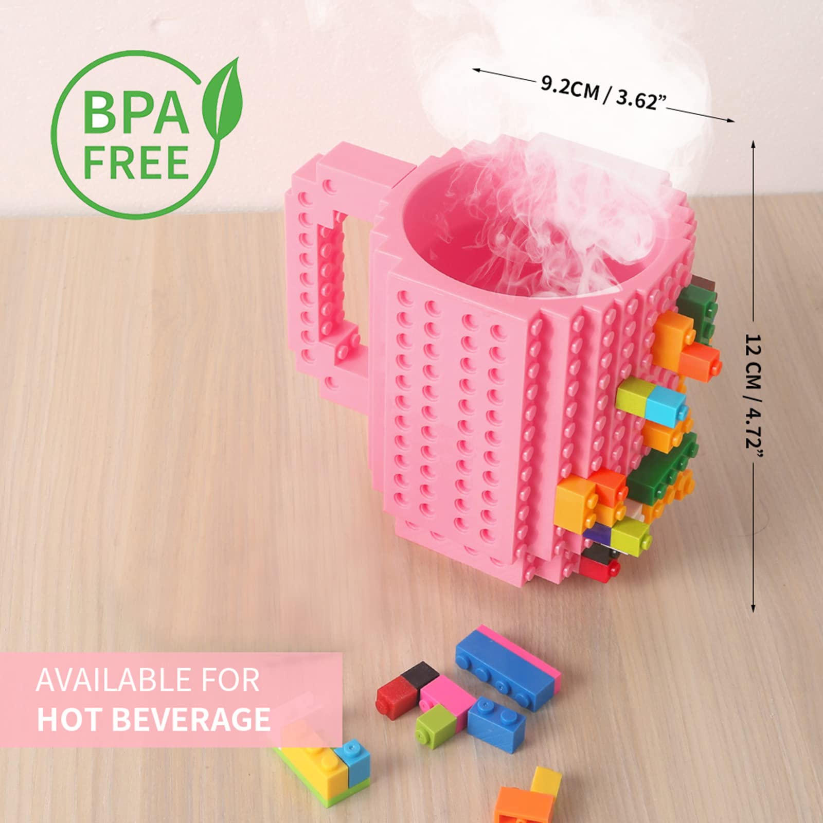 Taza Lumsburry con bloques rosa en mesa, perfecta para café diario.