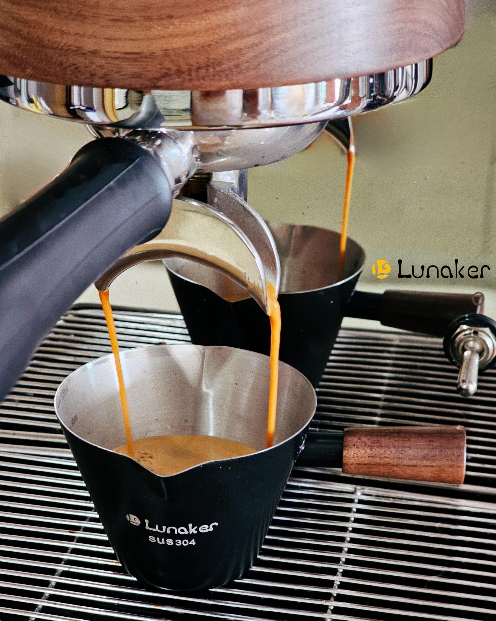 Compatibilidad con portafiltros Lunaker, vertido estable para baristas caseros.