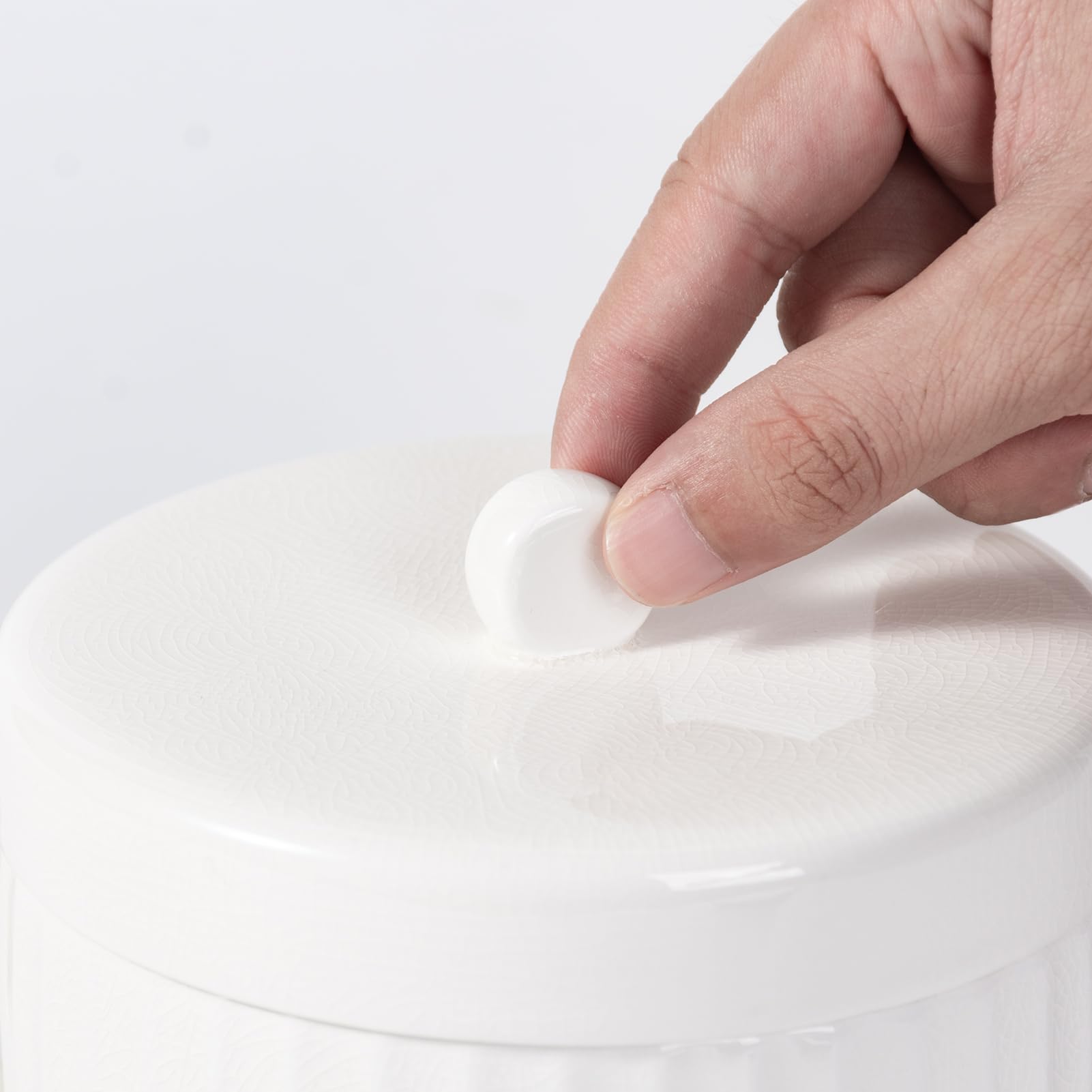 Lunavita comparación tamaño con taza para referencia de capacidad