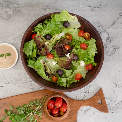 Uso multipropósito Luxe Designs: mezclar ensaladas, pastas y frutas.