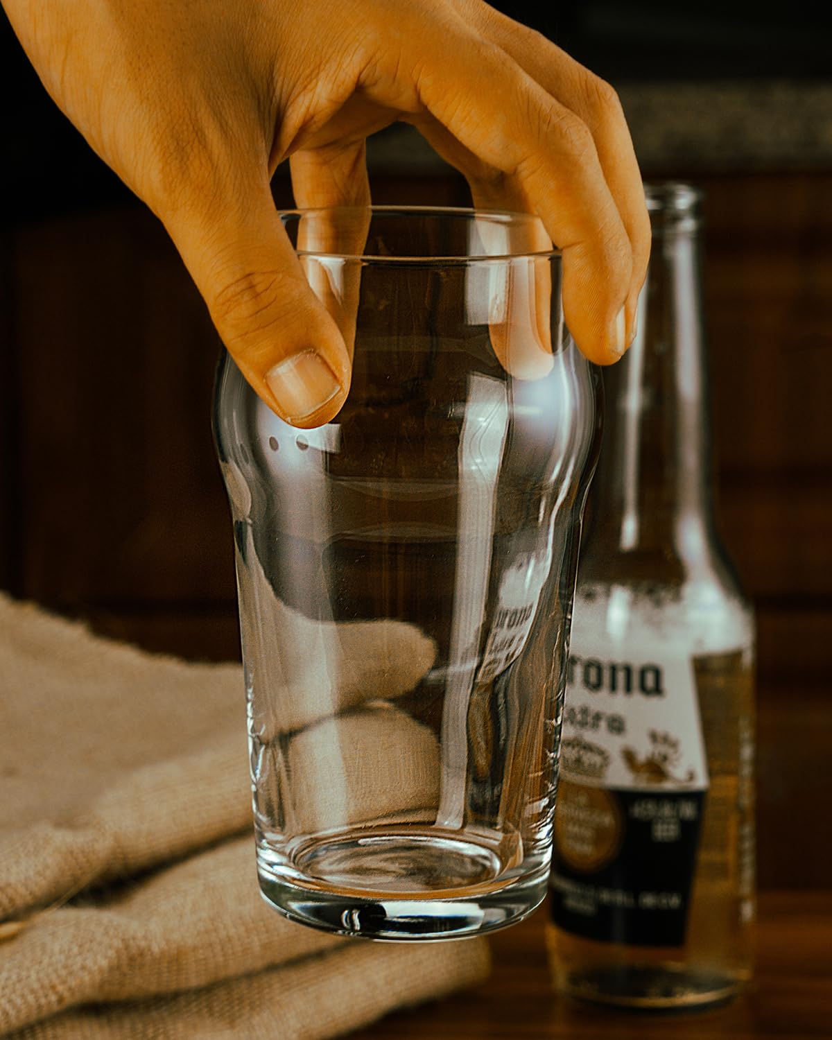Conjunto LUXU de 4 vasos pinta 20oz con diseño elegante.