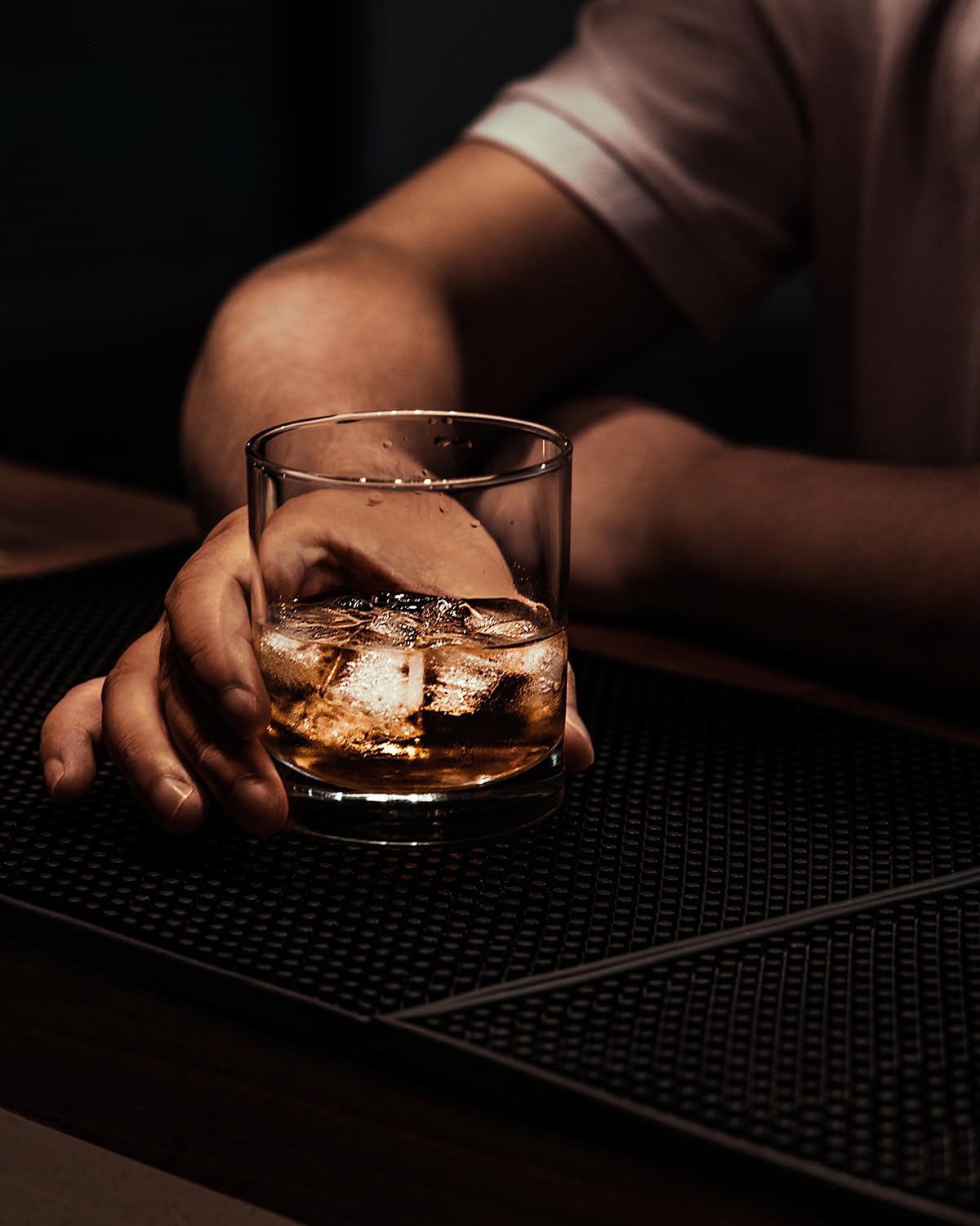 Vaso LUXU para servir whisky, agua o cocteles en la mesa.