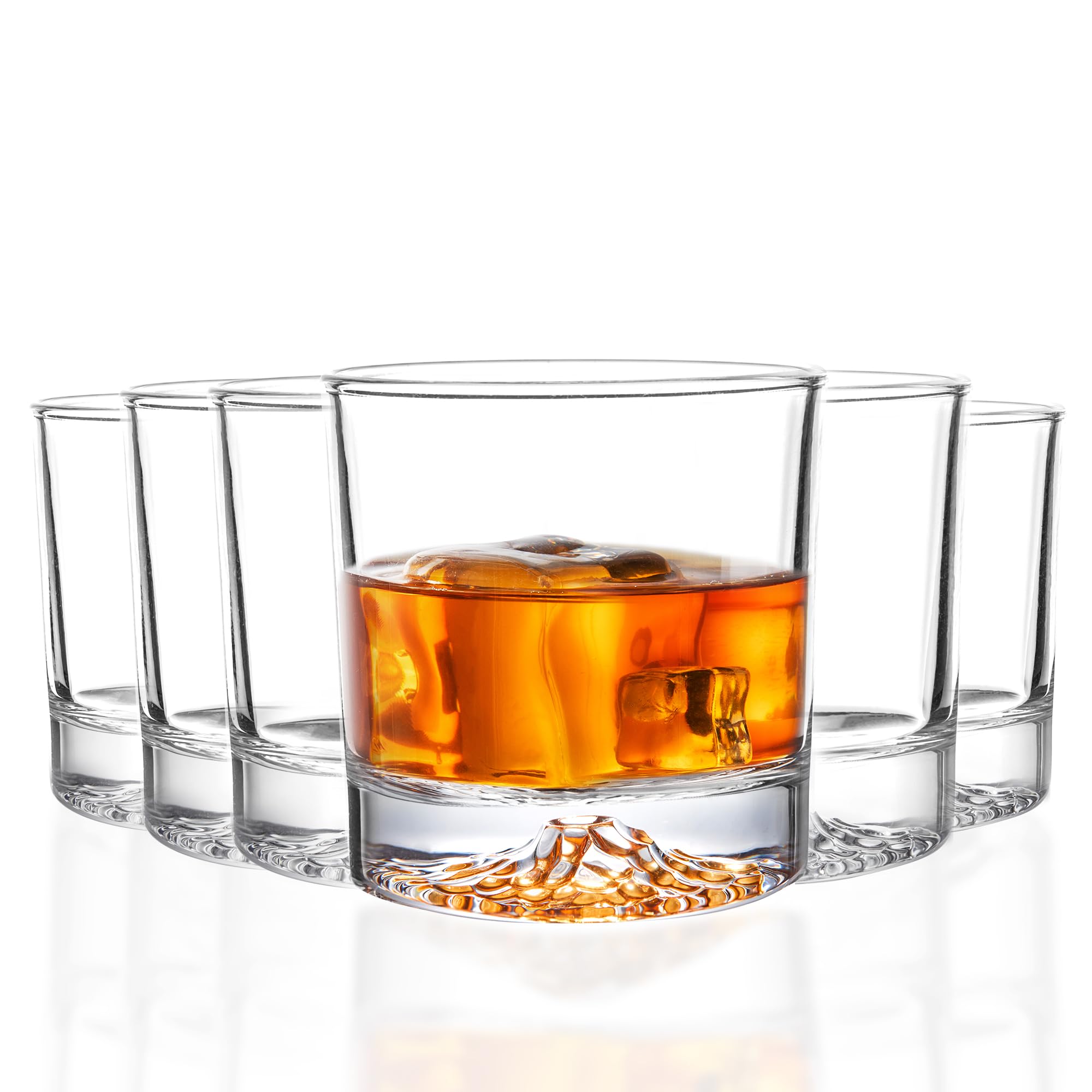 Vaso LUXULISH whisky con base montaña elevada realza el color del licor.