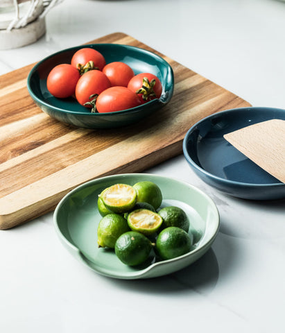 LYEOBOH reposacucharas verde para cocina, estilo moderno que complementa la encimacocina.