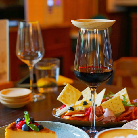Lyonbi tapa protectora para vino evita polvo y añade elegancia.