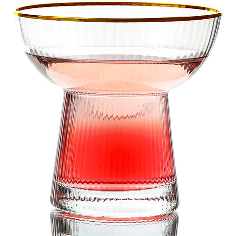 Copa Lysenn margarita sin tallo con rayas verticales, ideal para servir cócteles elegantes.
