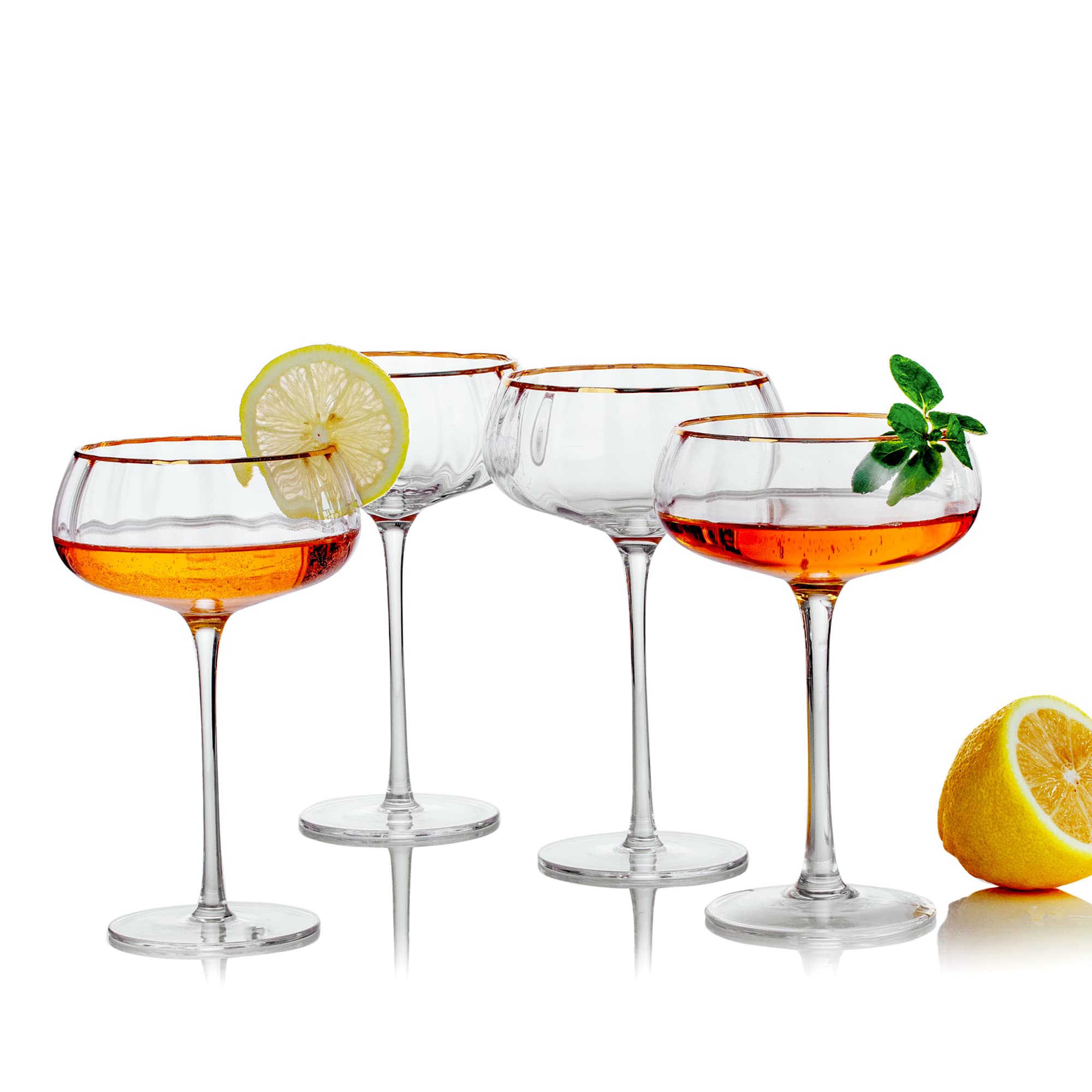 Copa Lysenn vintage con borde dorado, ideal para cócteles elegantes.