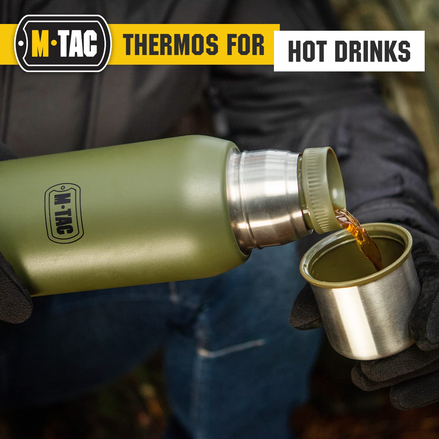 Termo de acero inoxidable M-Tac con doble pared mantiene bebidas a temperatura.