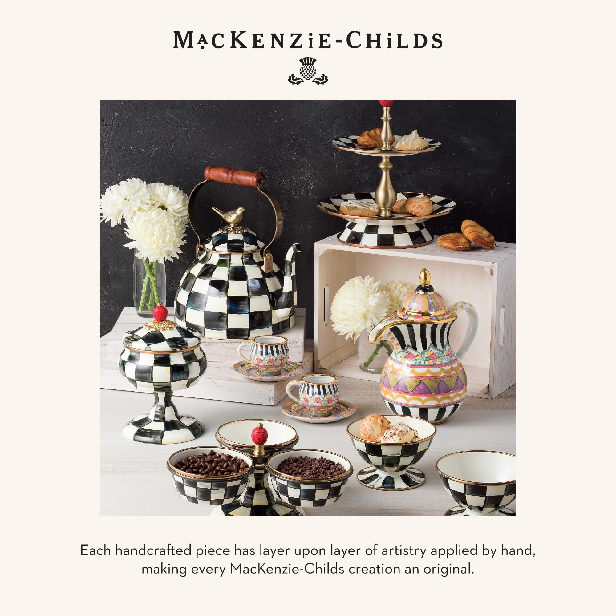 Parte de la colección MacKenzie-Childs para el hogar.