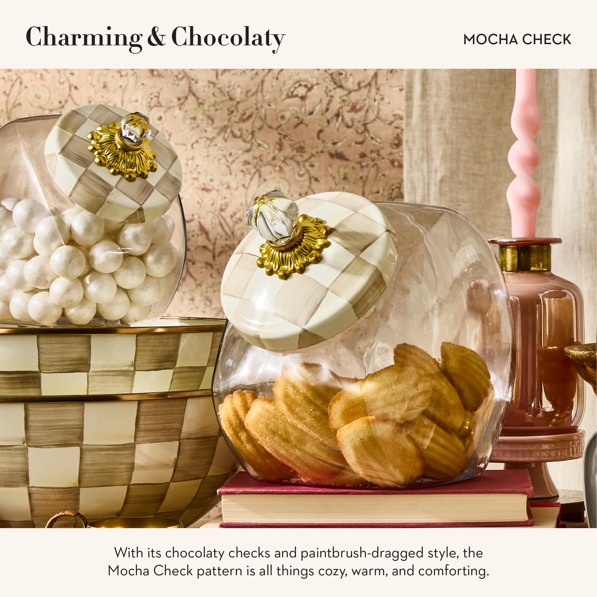 Contenedor de vidrio Mackenzie-Childs con tapa, perfecto para galletas y meriendas.