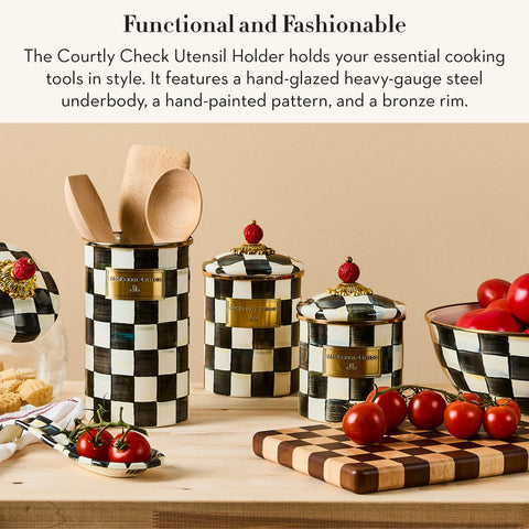 MACKENZIE-CHILDS diseño Courtly Check añade elegancia clásica a cocinas modernas.